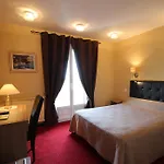 Отель Le Valaurie 2*