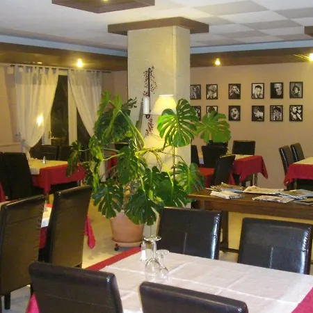 Le Valaurie Hotel 2*